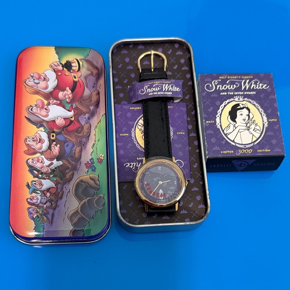 Limited Edition Snow White, and the seven dwarfs fossil watch